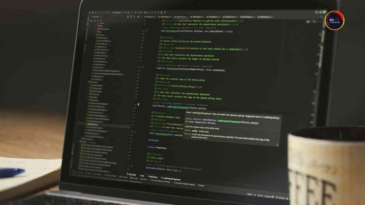 Programmer dan Developer: Apa Perbedaannya dalam Pengembangan Software?
