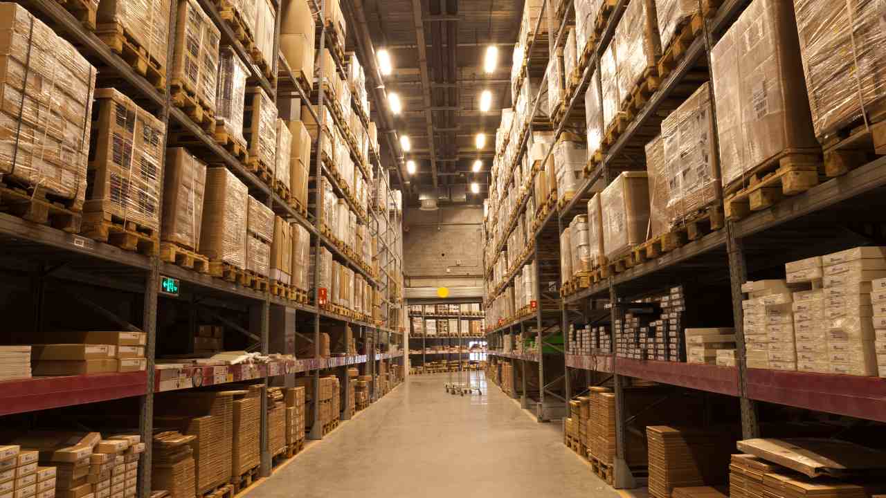 Rantai Pasok Berantakan Bikin Rugi, Perusahaan Manufaktur Beralih ke Sistem Inventory dan WMS Kustom